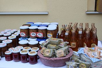 Marmeladen und Säfte